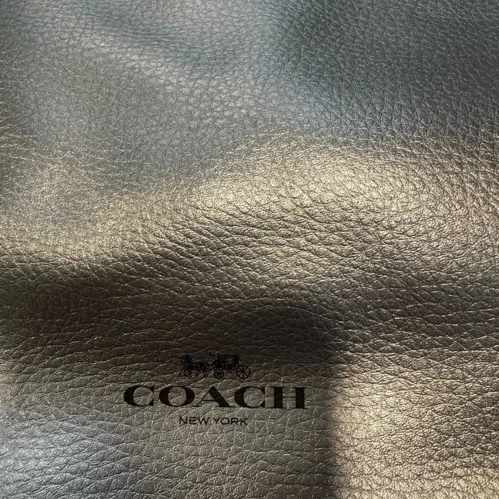 Coach silver metallic leather tote bag - Picture 5 of 10